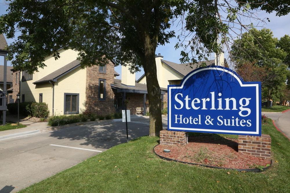 Sterling Hotel And Suites Clive Екстериор снимка