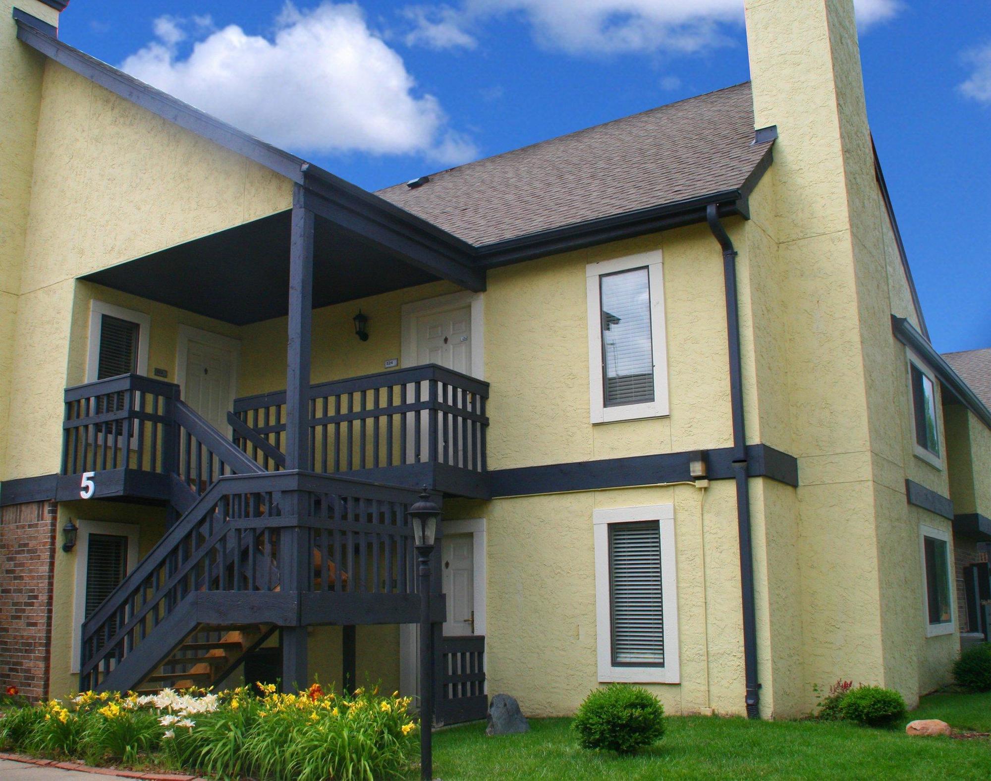 Sterling Hotel And Suites Clive Екстериор снимка